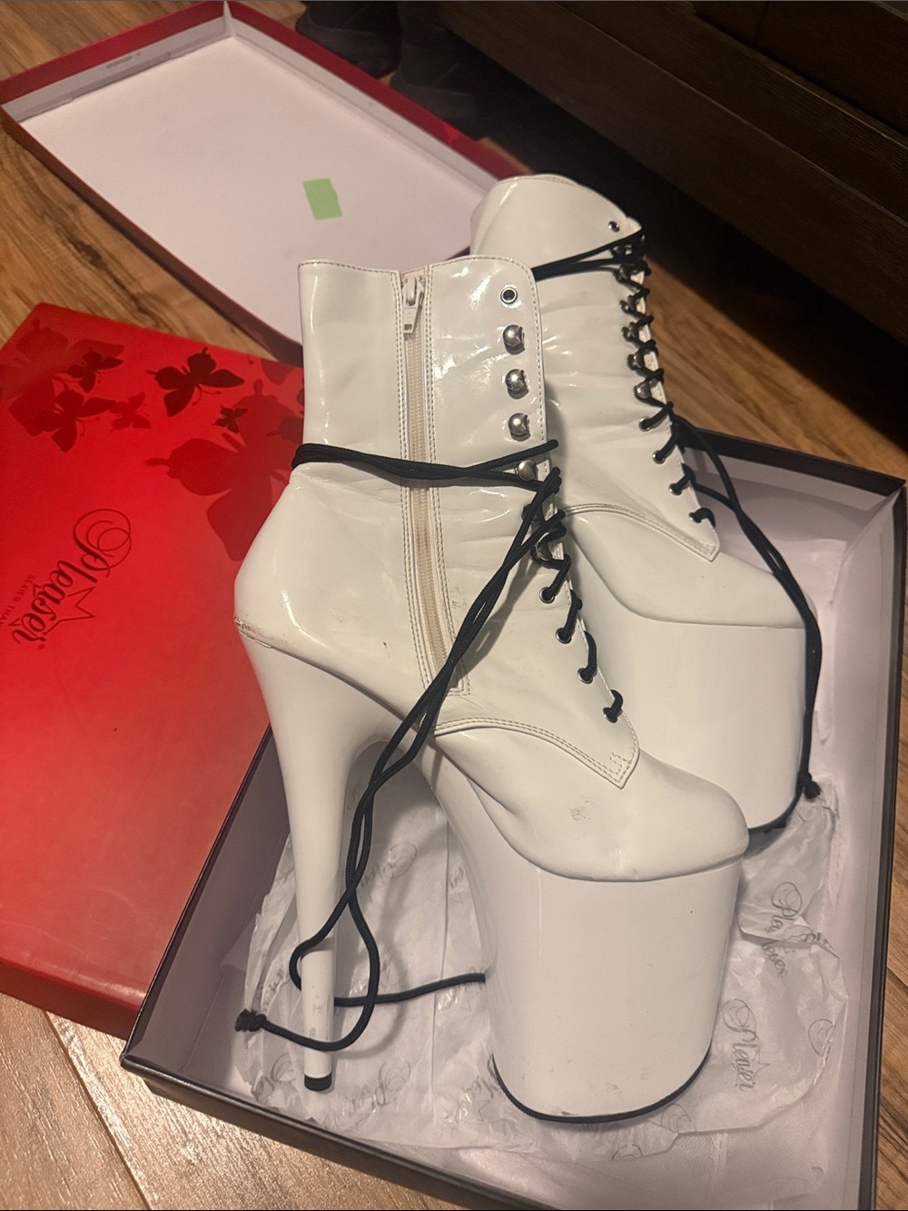 Pleaser White Flamingo 1020 Boots size 9